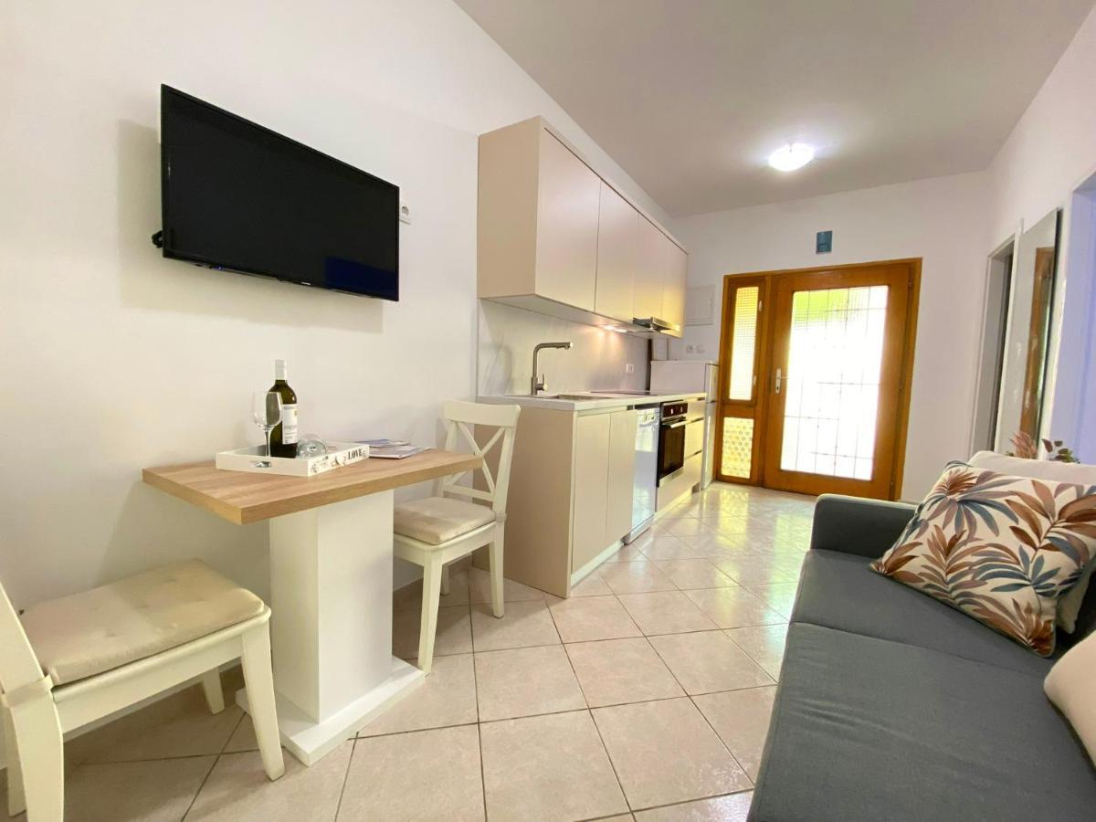 Aurelis Apartments Porec Esterno foto