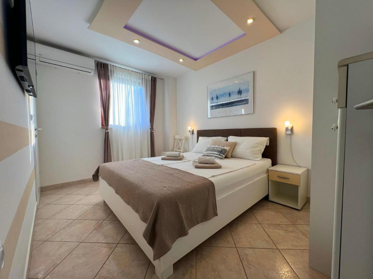 Aurelis Apartments Porec Esterno foto